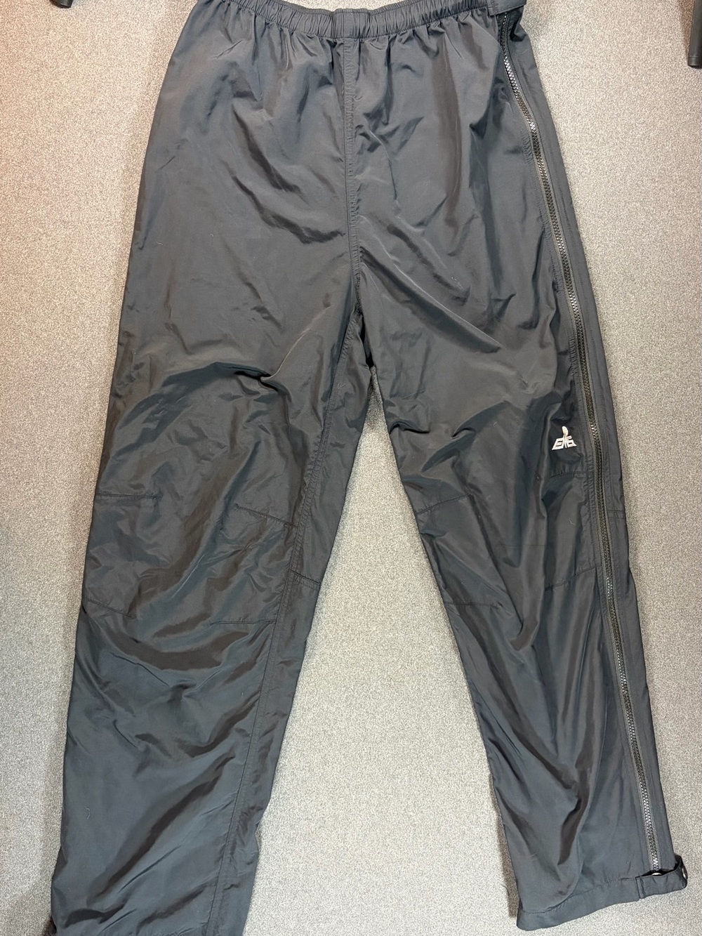 EMS Hiking Pants Womens SIZE Medium Black DUAL SIDE ZIPS Straight Leg OUTERWEAR